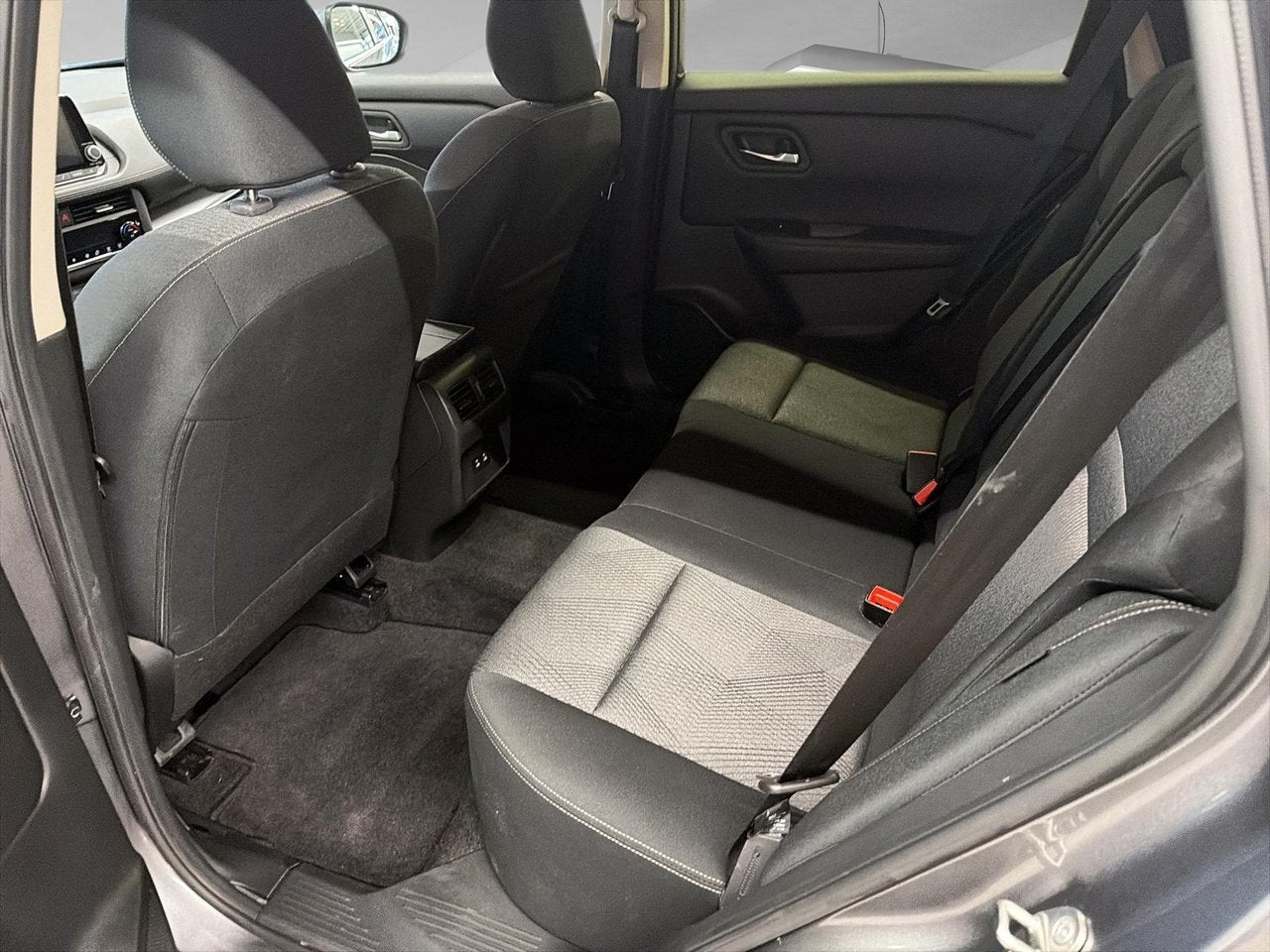 2024 Nissan Rogue SV Moonroof