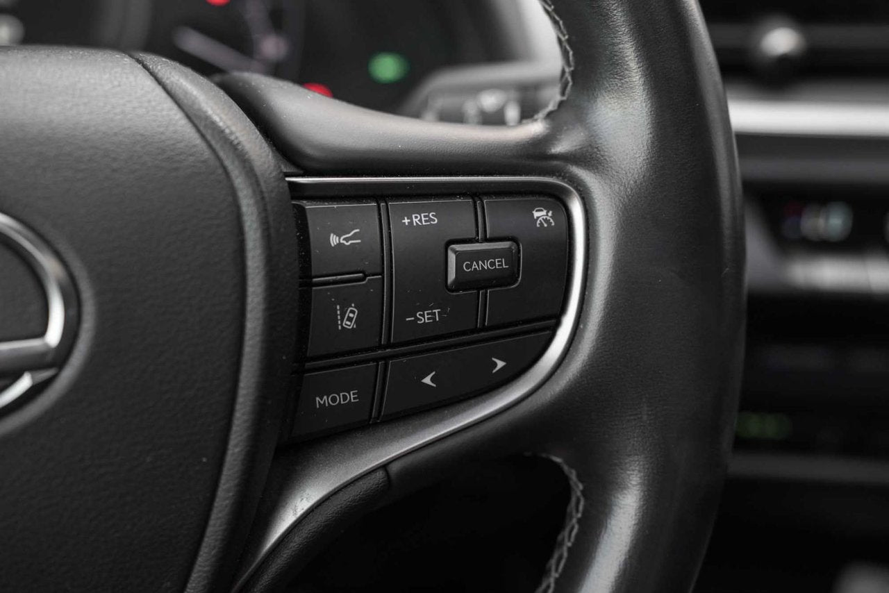 2021 Lexus UX 250h DEMO PREMIUM AWD BAS KM CUIR TOIT CARPLAY