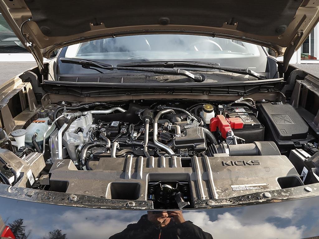 2025 Nissan Kicks SR PREMIUM SPRT WHL PKG