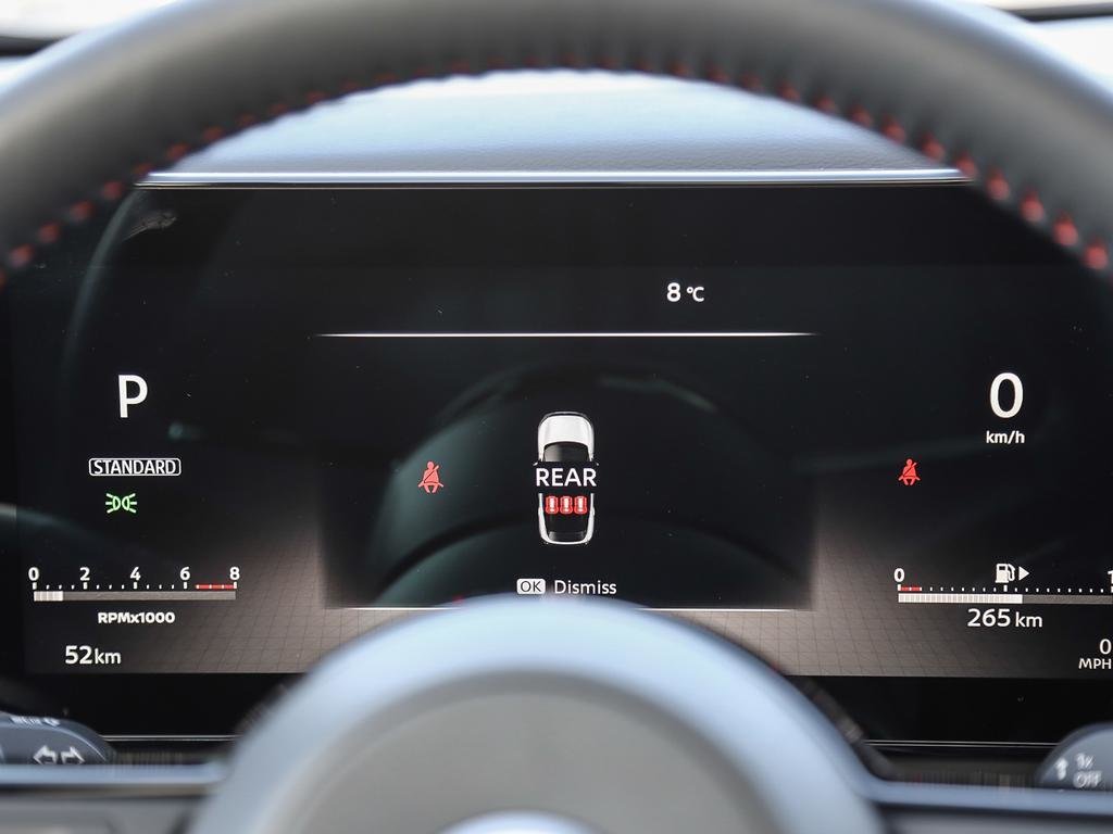 2025 Nissan Kicks SR PREMIUM SPRT WHL PKG