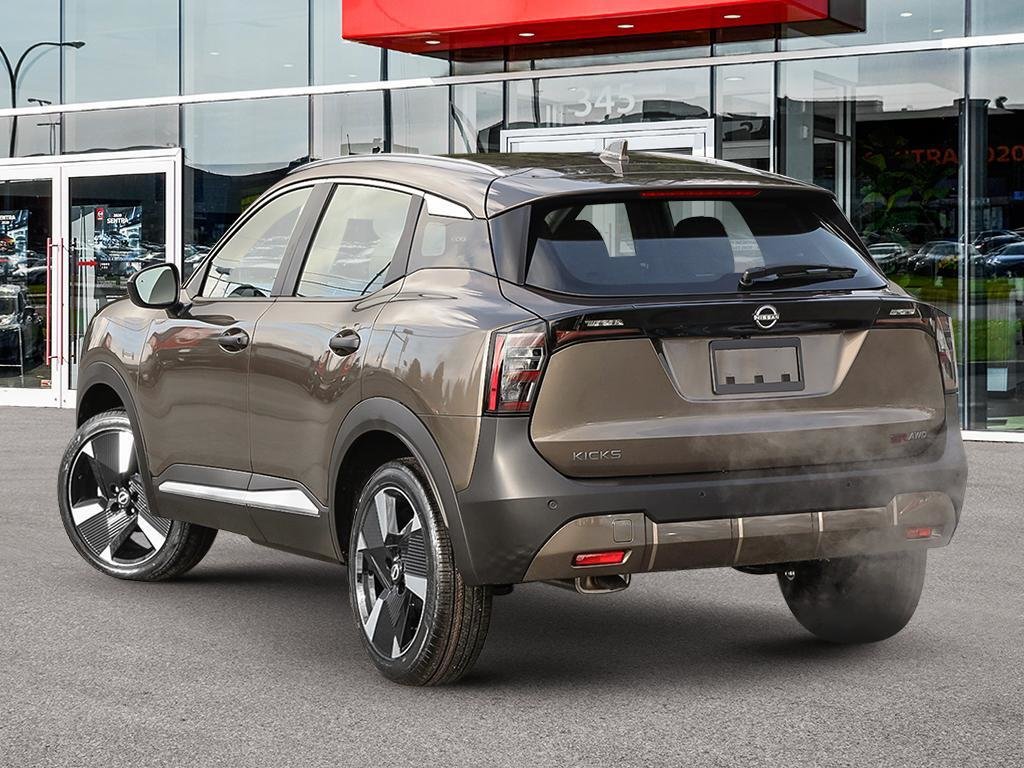 2025 Nissan Kicks SR PREMIUM SPRT WHL PKG