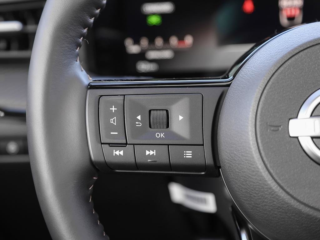 2025 Nissan Kicks SR PREMIUM SPRT WHL PKG