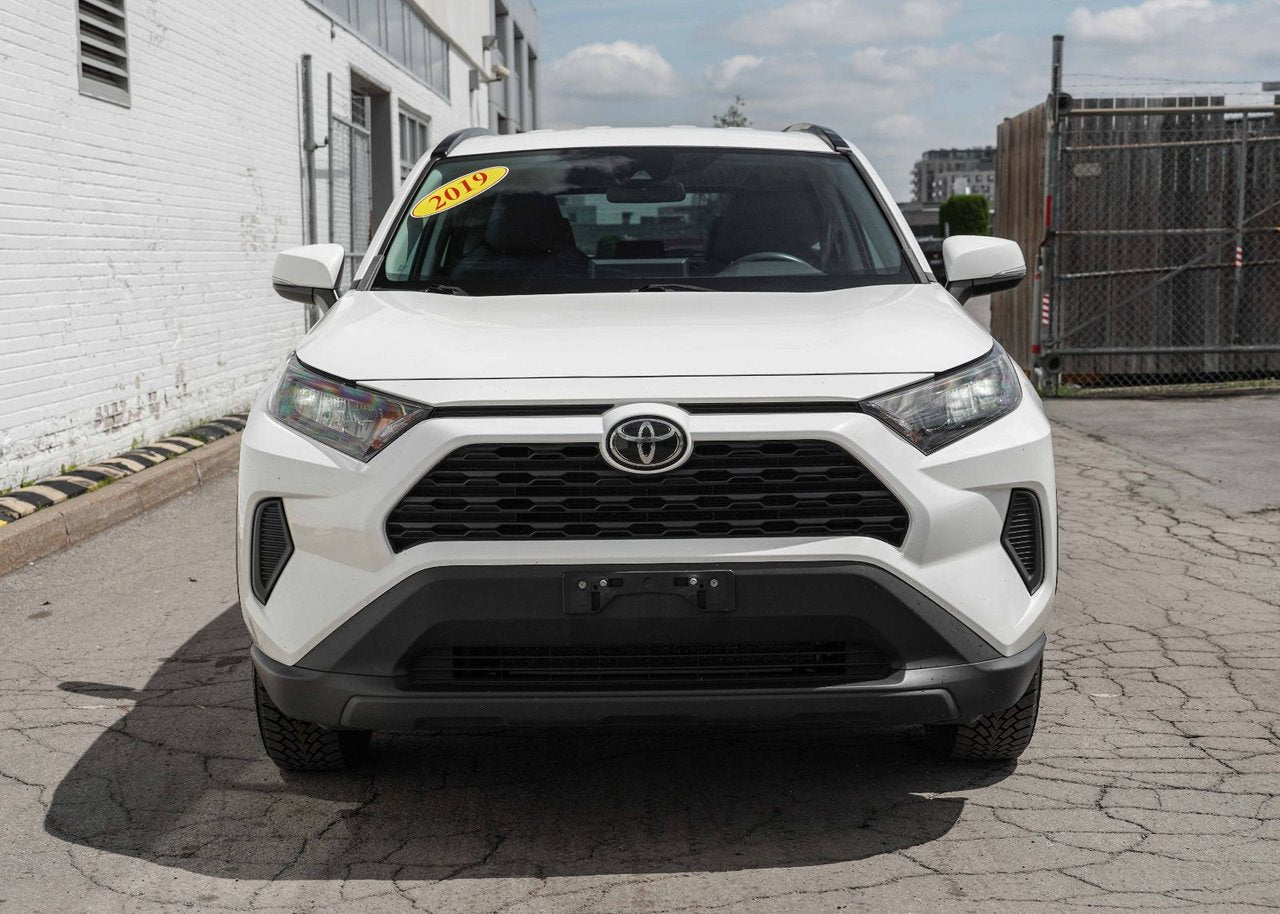 2019 Toyota RAV4 **LE FWD**