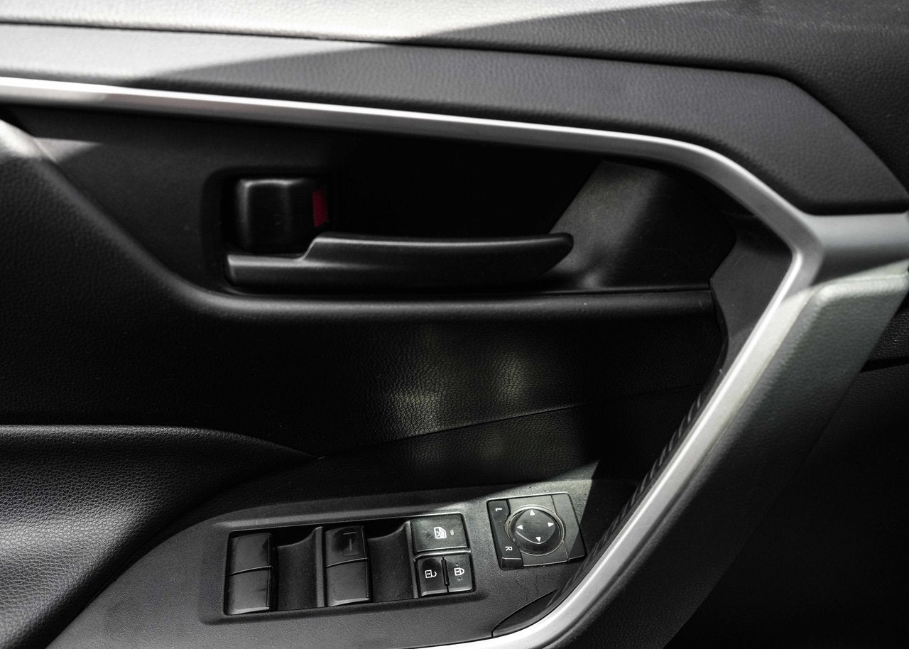 2019 Toyota RAV4 **LE FWD**