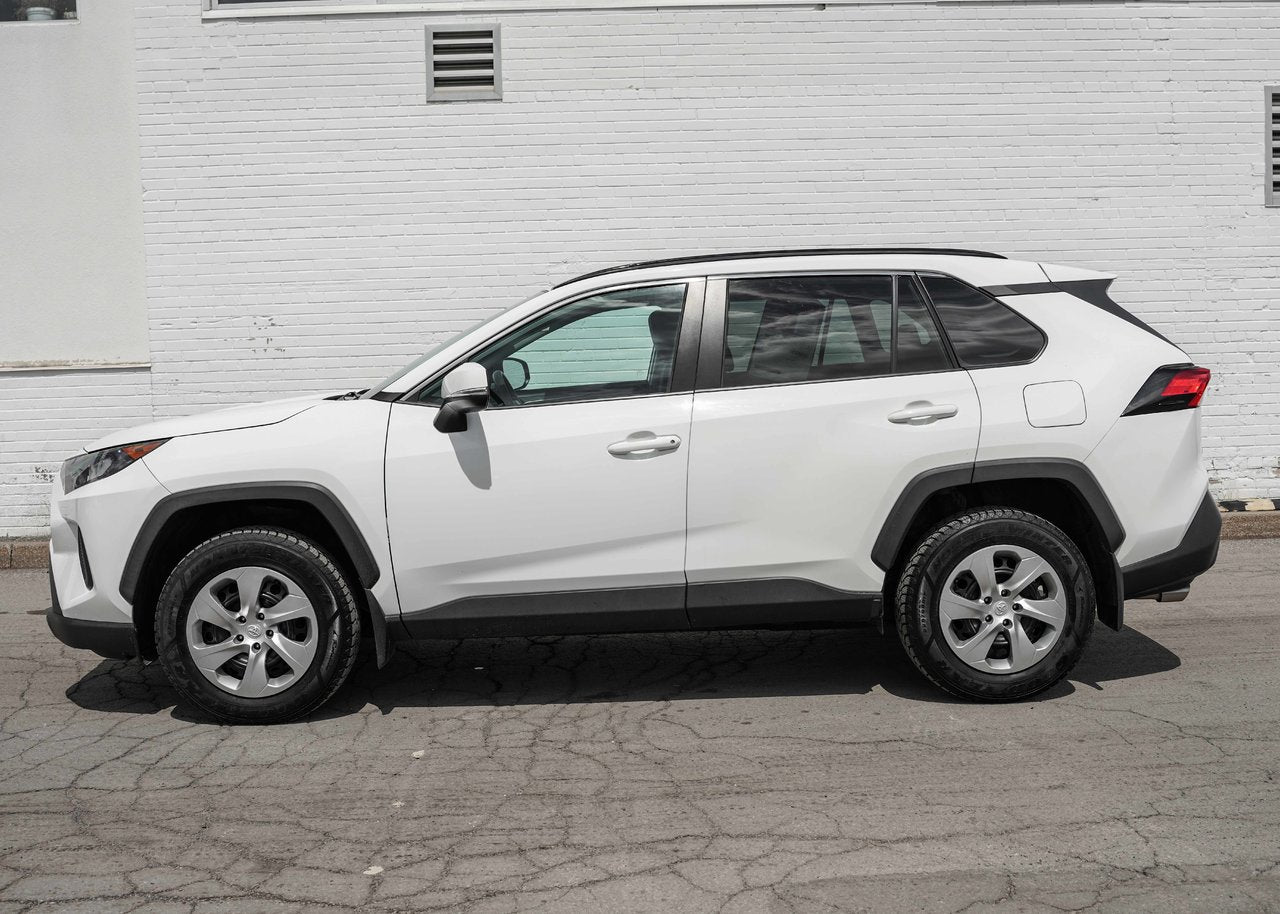 2019 Toyota RAV4 **LE FWD**