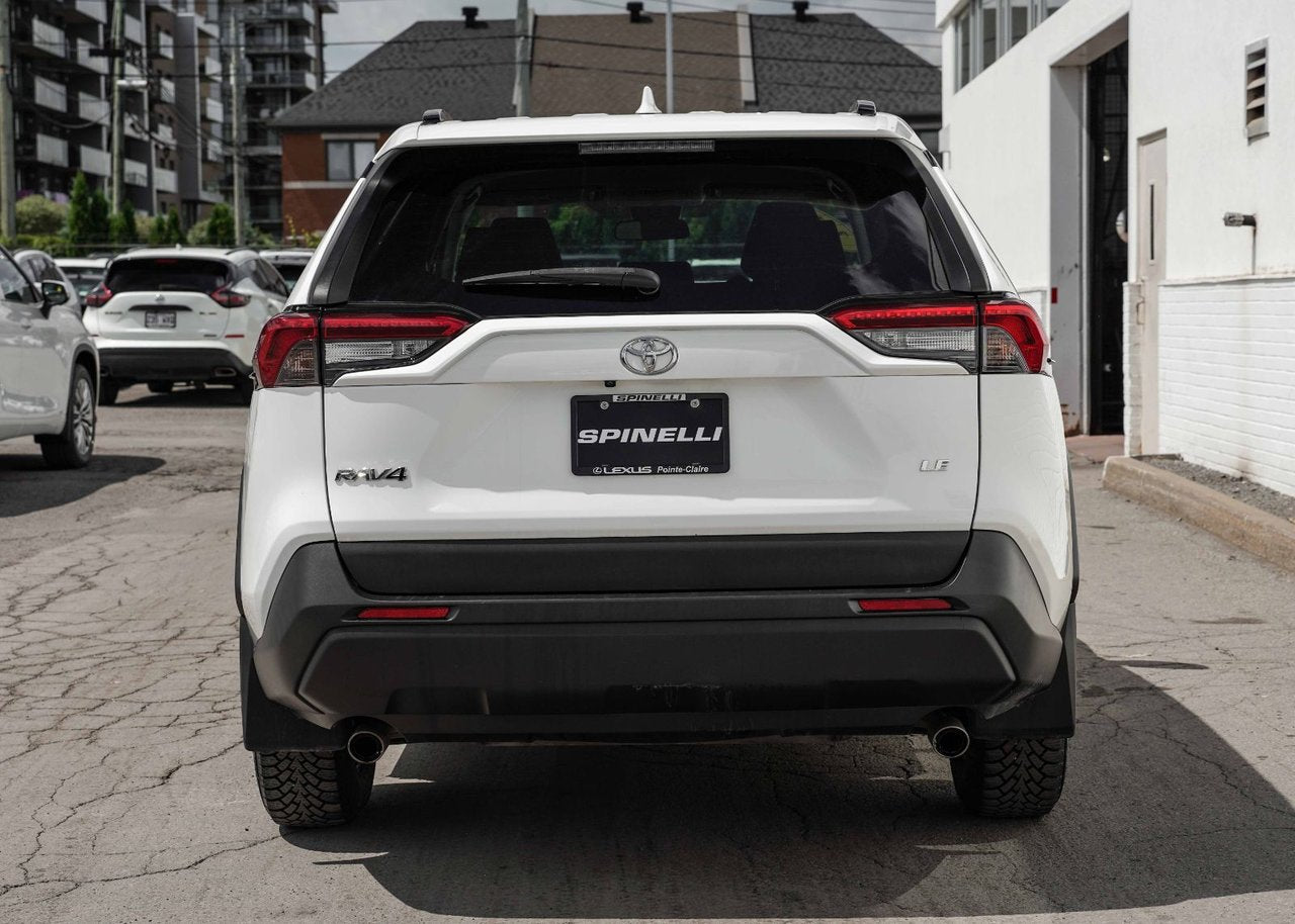 2019 Toyota RAV4 **LE FWD**
