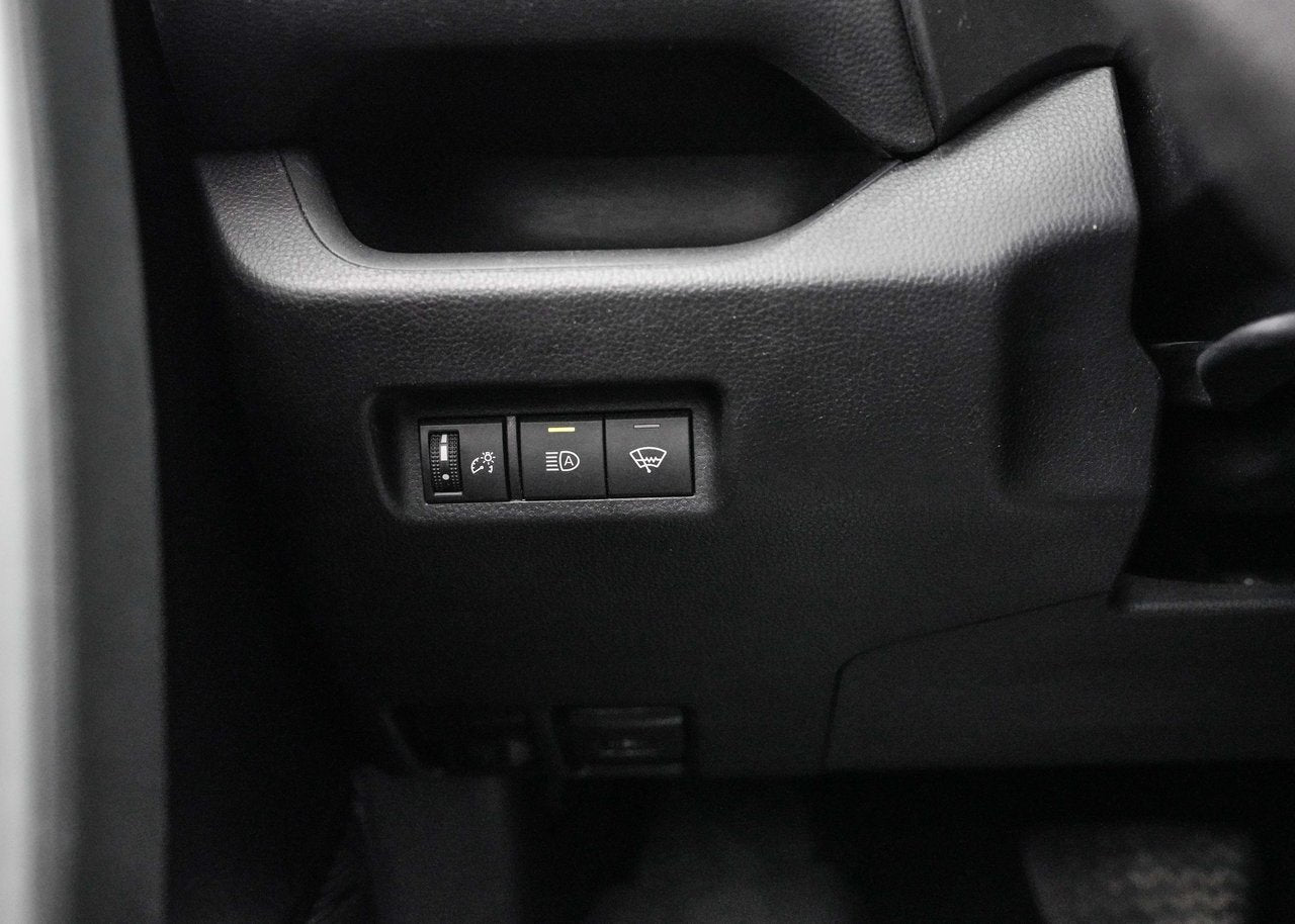 2019 Toyota RAV4 **LE FWD**