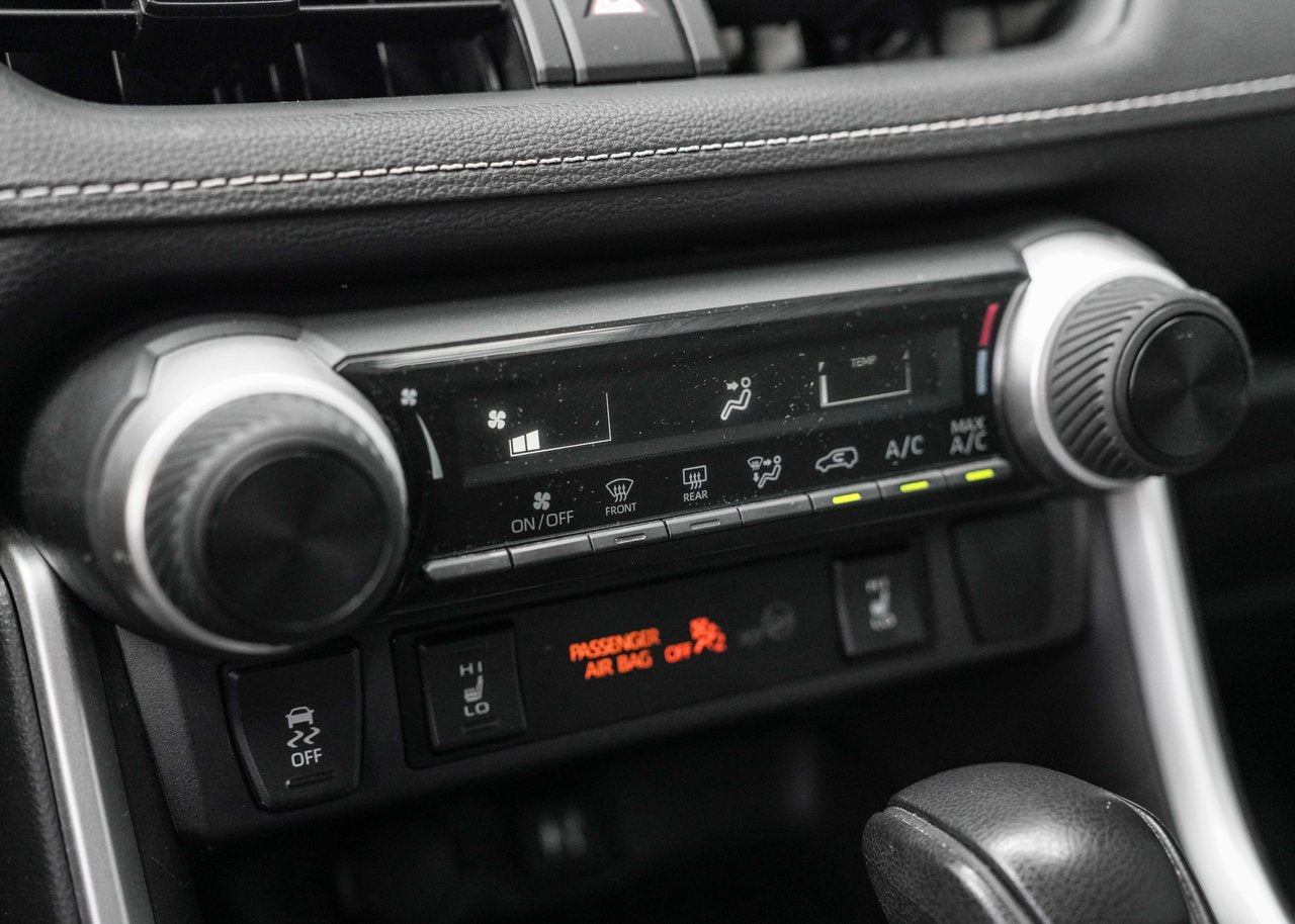 2019 Toyota RAV4 **LE FWD**