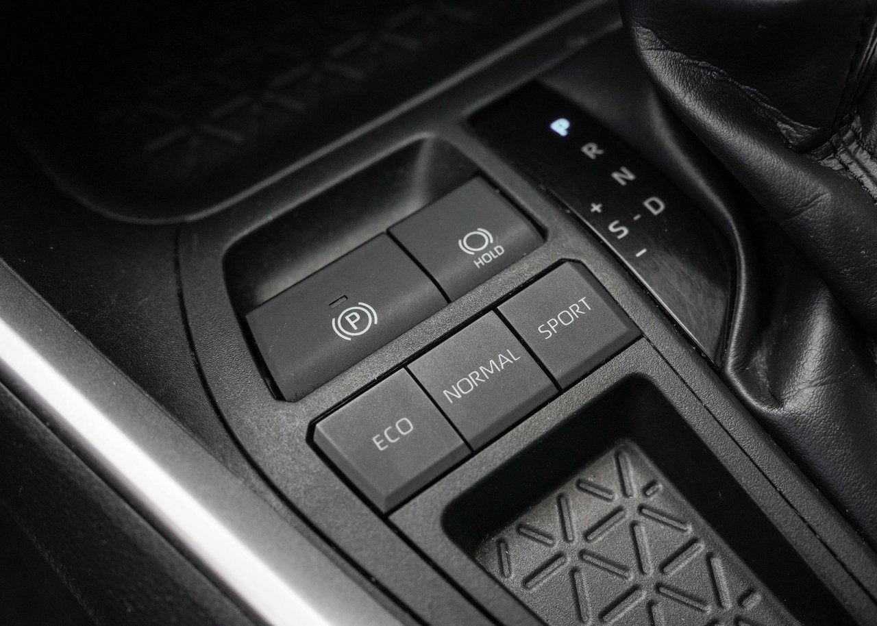 2019 Toyota RAV4 **LE FWD**