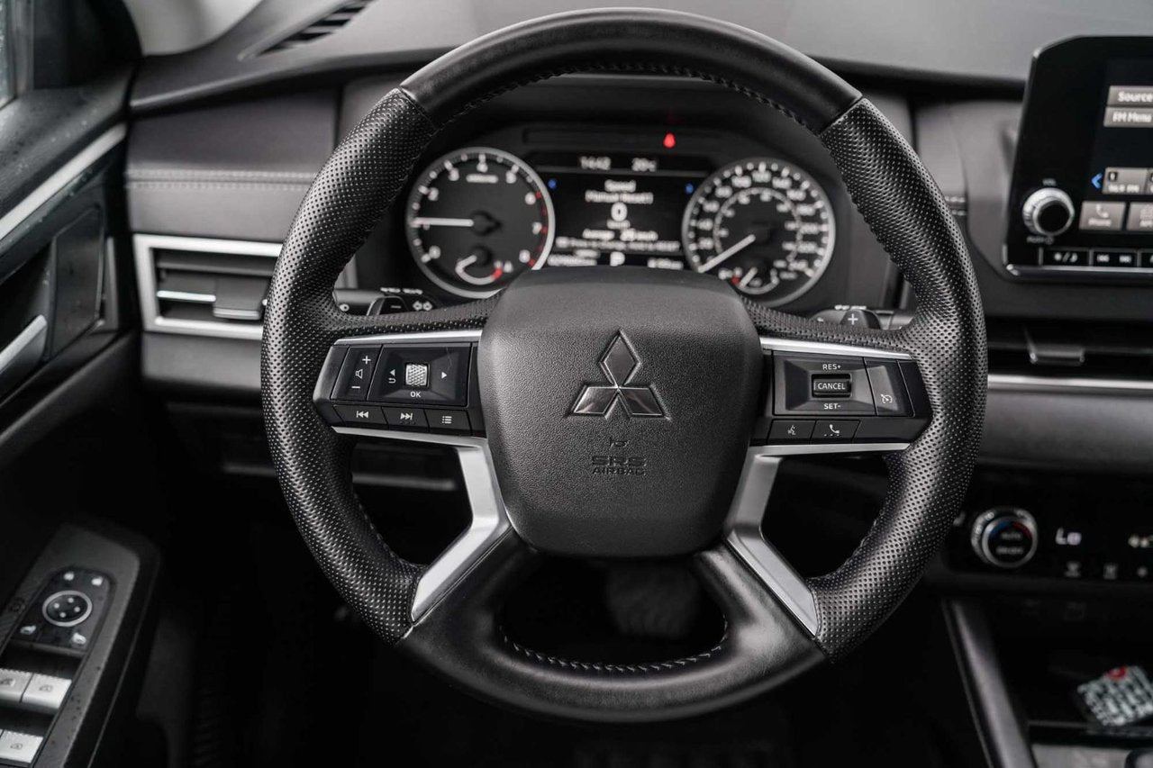 2022 Mitsubishi Outlander ES