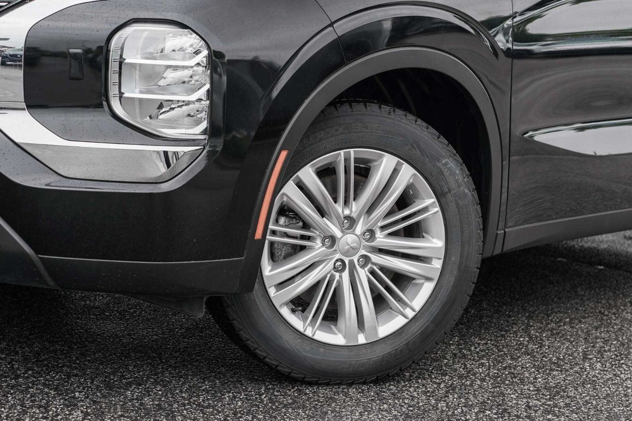 2022 Mitsubishi Outlander ES