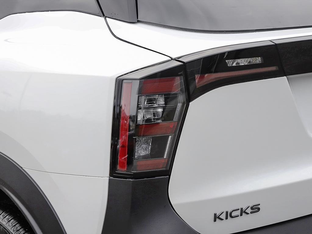 2025 Nissan Kicks SR PREMIUM