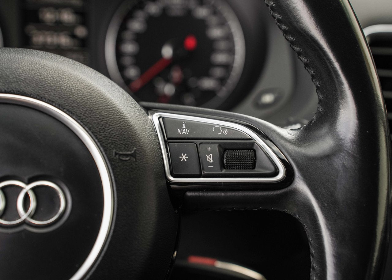 2017 Audi Q3 **KOMFORT AWD**