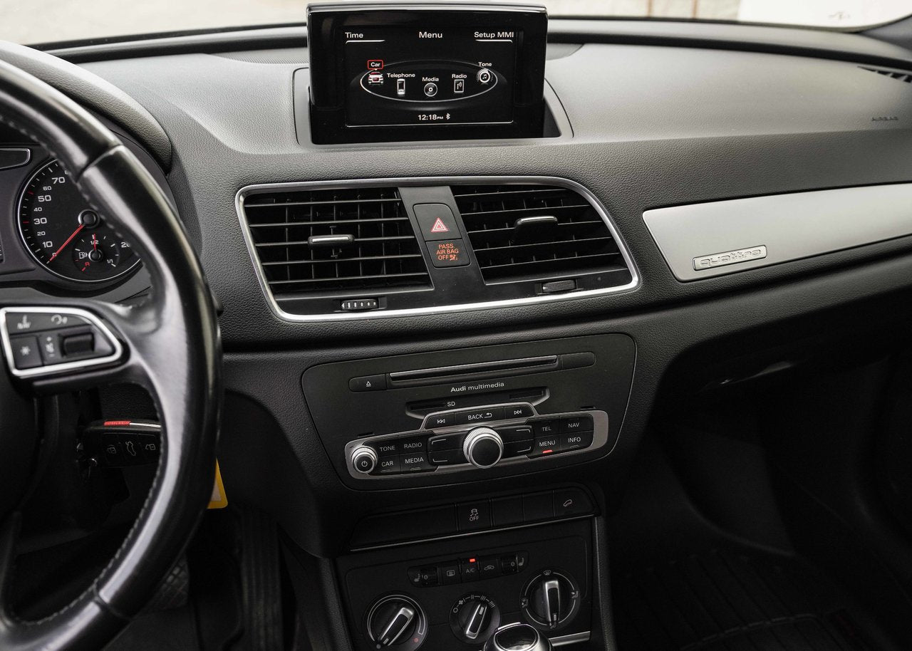 2017 Audi Q3 **KOMFORT AWD**