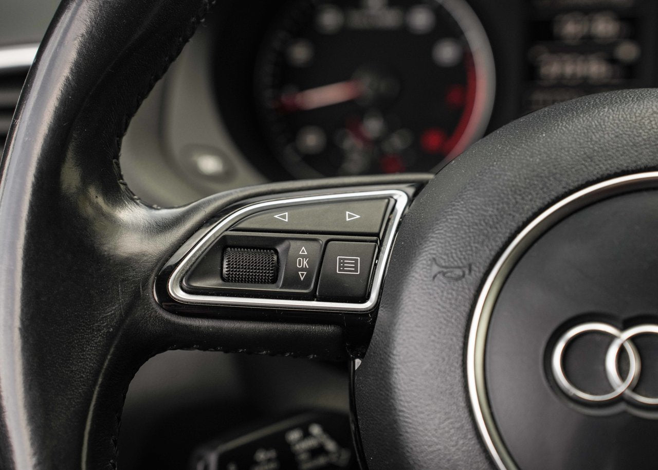 2017 Audi Q3 **KOMFORT AWD**