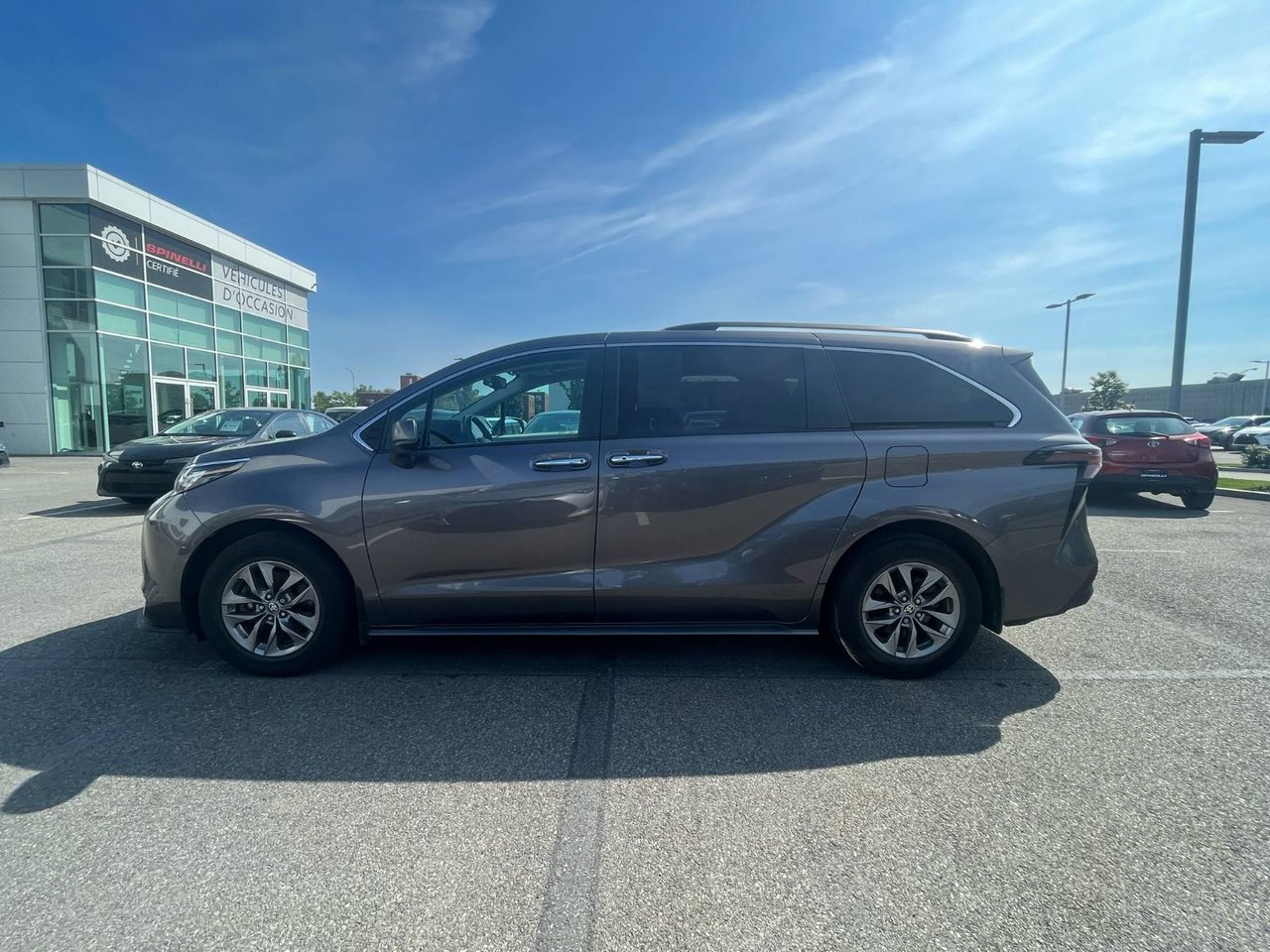 2023 Toyota Sienna XLE HYBRID