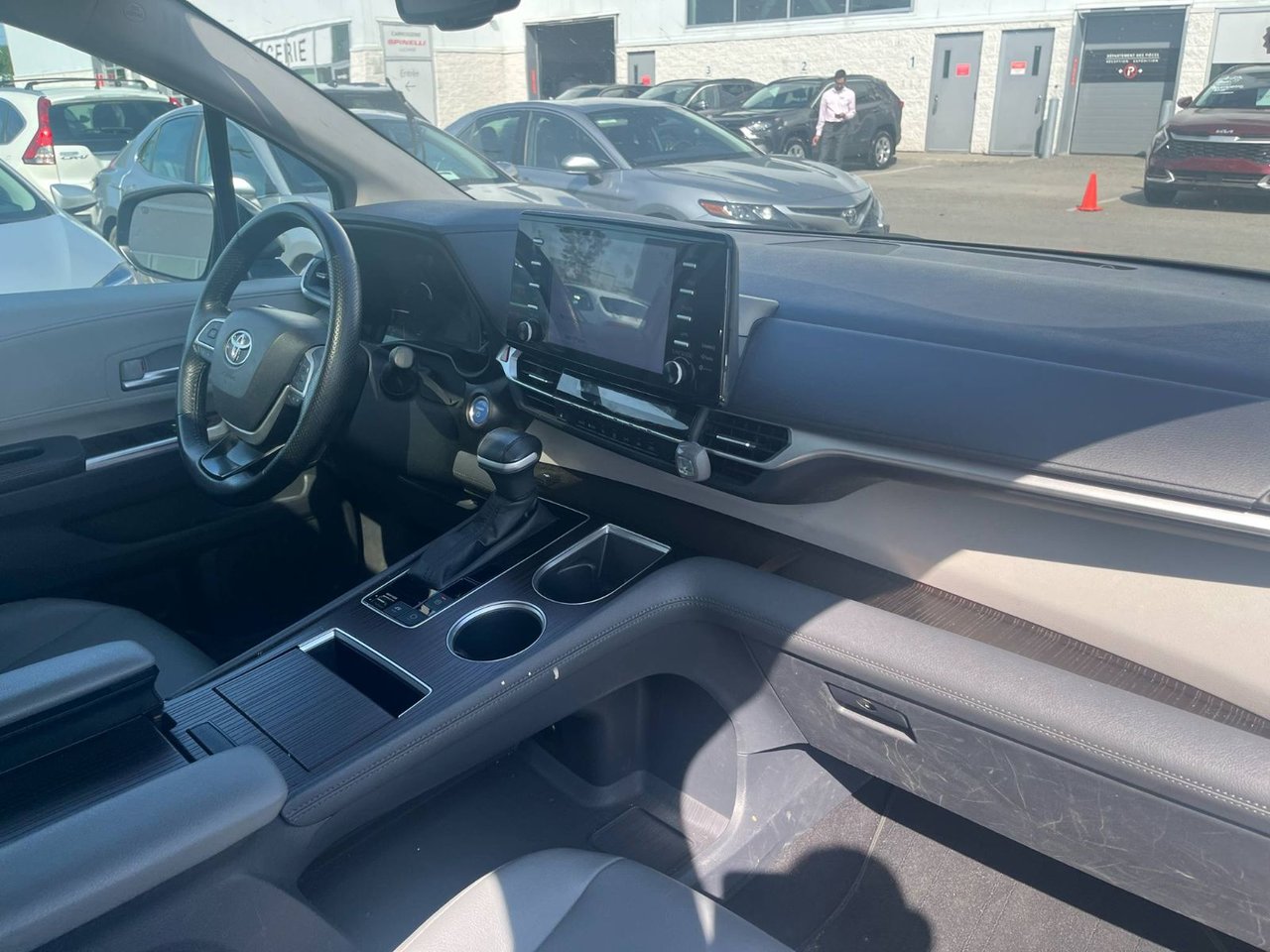 2023 Toyota Sienna XLE HYBRID