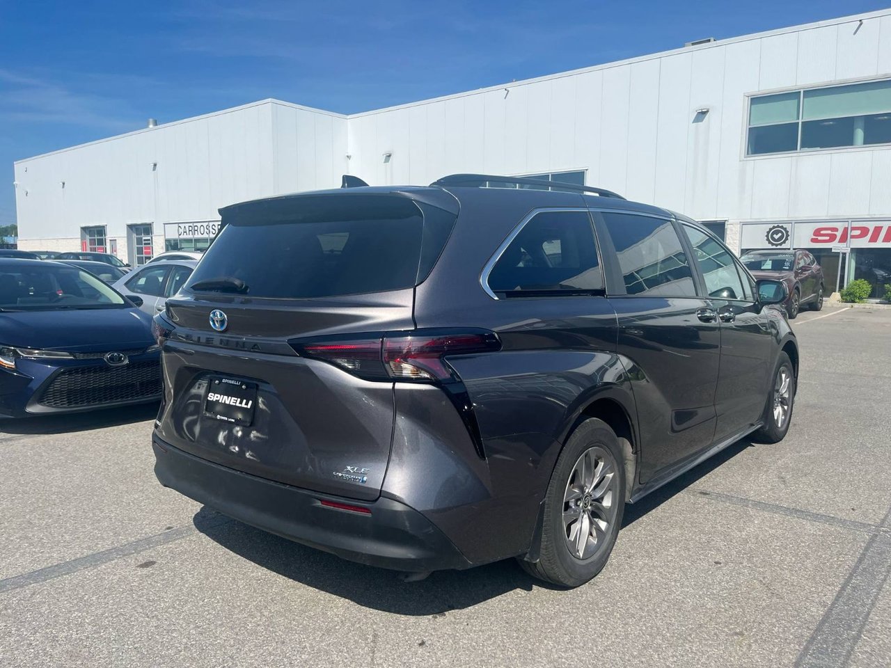 2023 Toyota Sienna XLE HYBRID