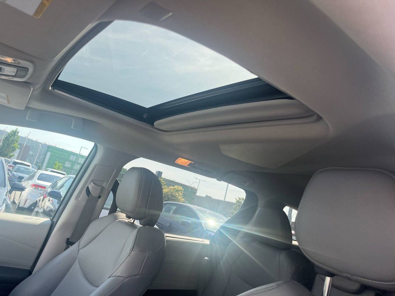 2023 Toyota Sienna XLE HYBRID