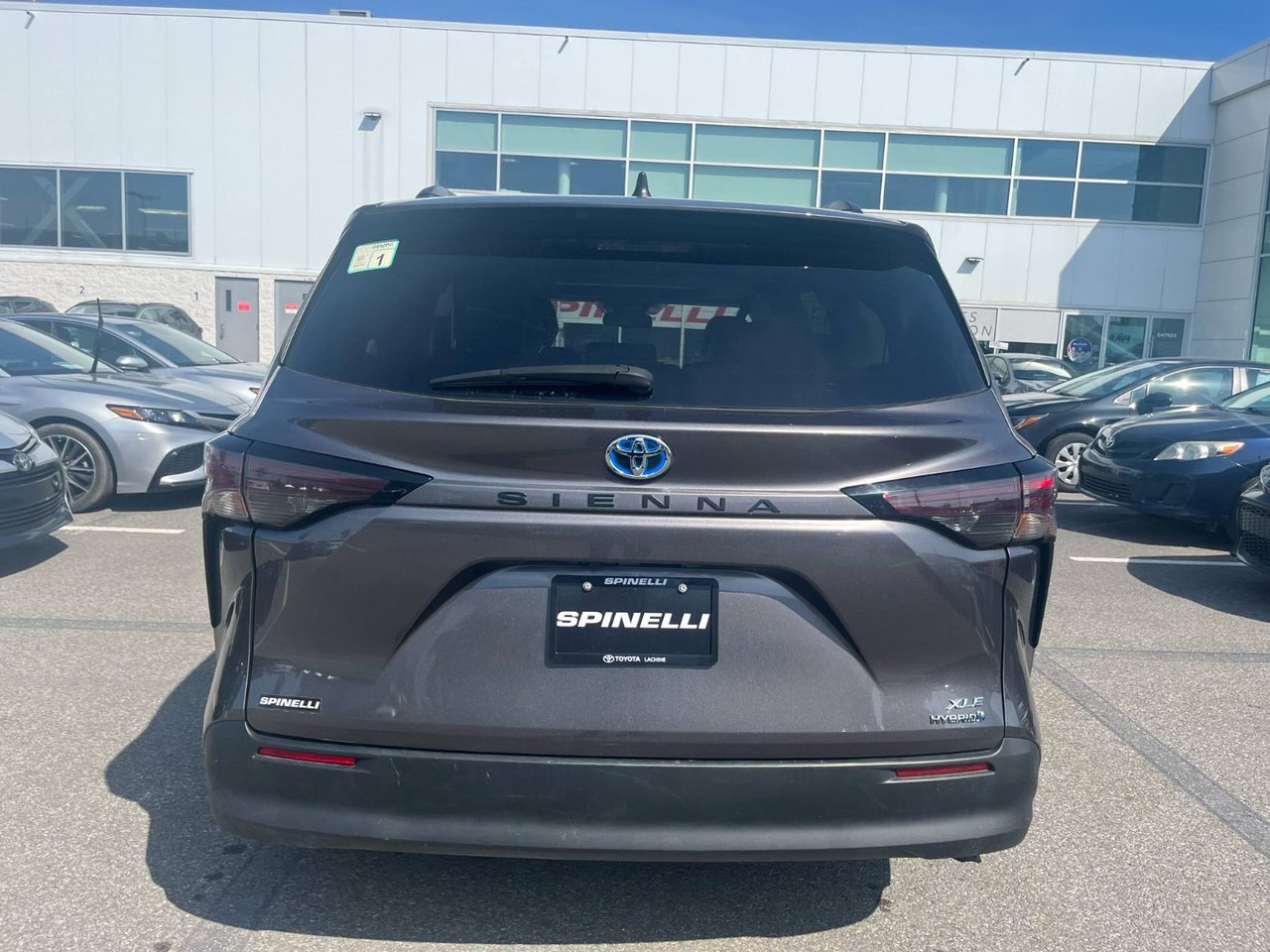 2023 Toyota Sienna XLE HYBRID