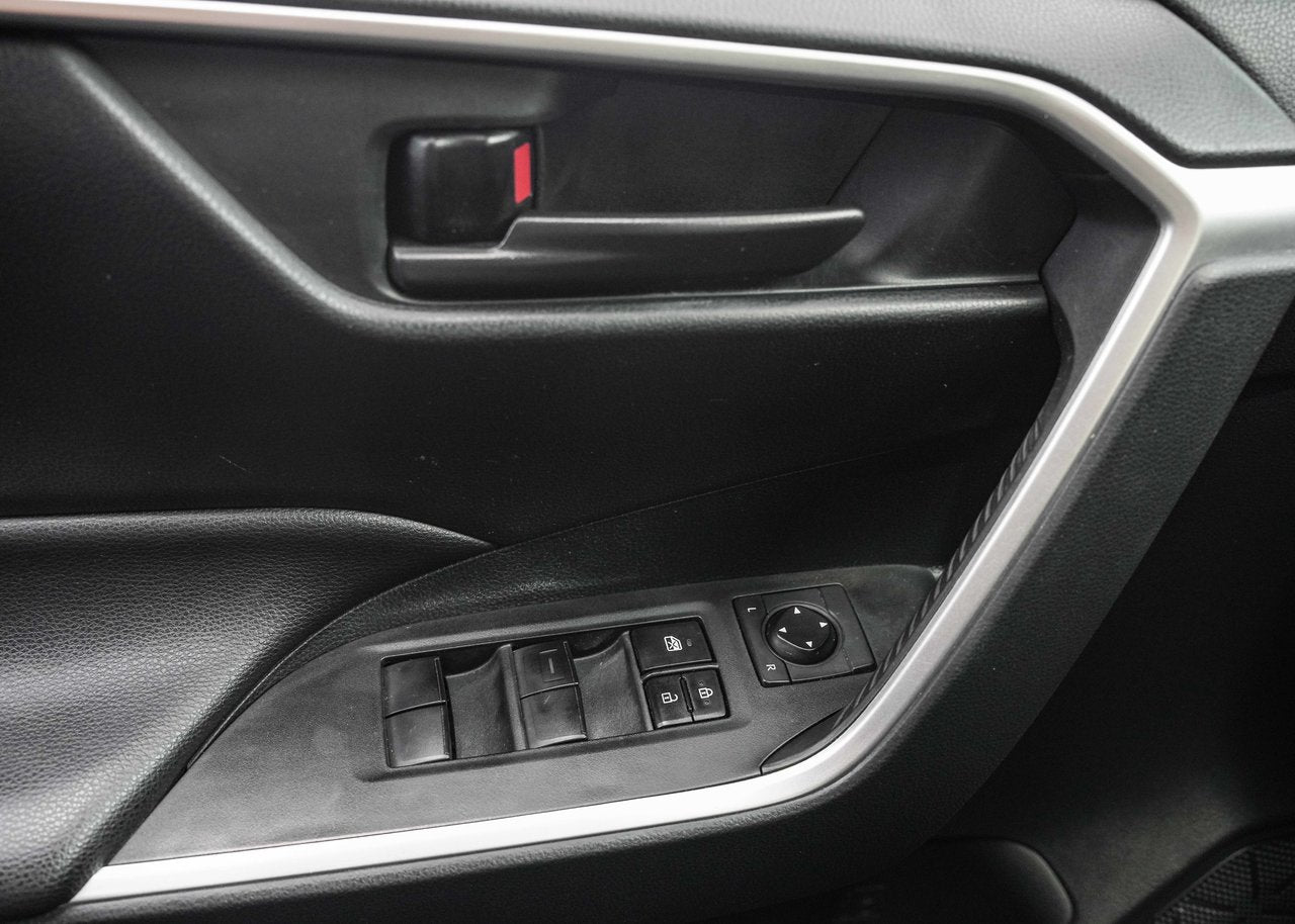 2020 Toyota RAV4 LE AWD