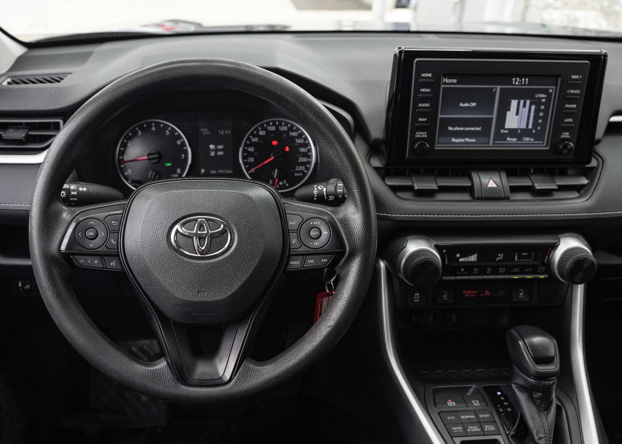 2020 Toyota RAV4 LE