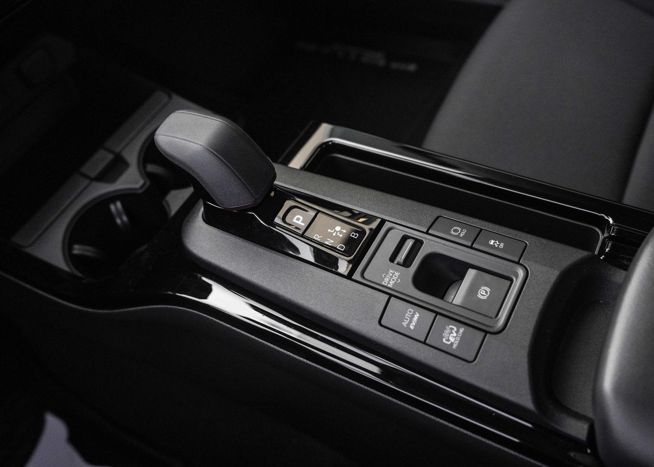 2024 Toyota PRIUS PRIME SE