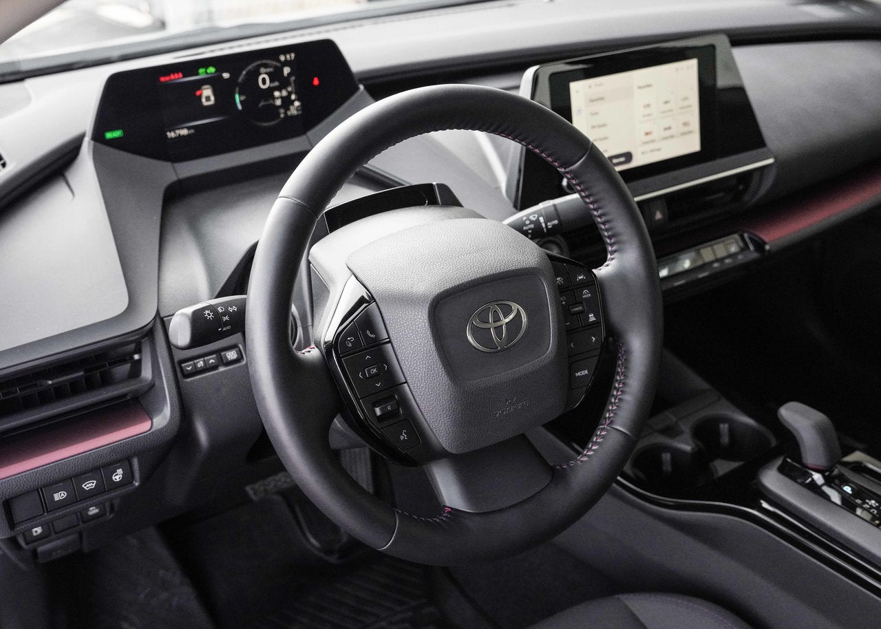 2024 Toyota PRIUS PRIME SE