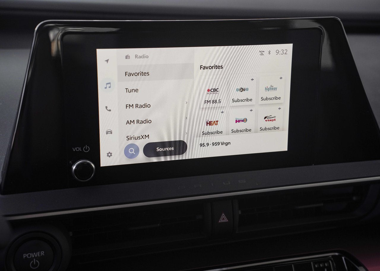 2024 Toyota PRIUS PRIME SE