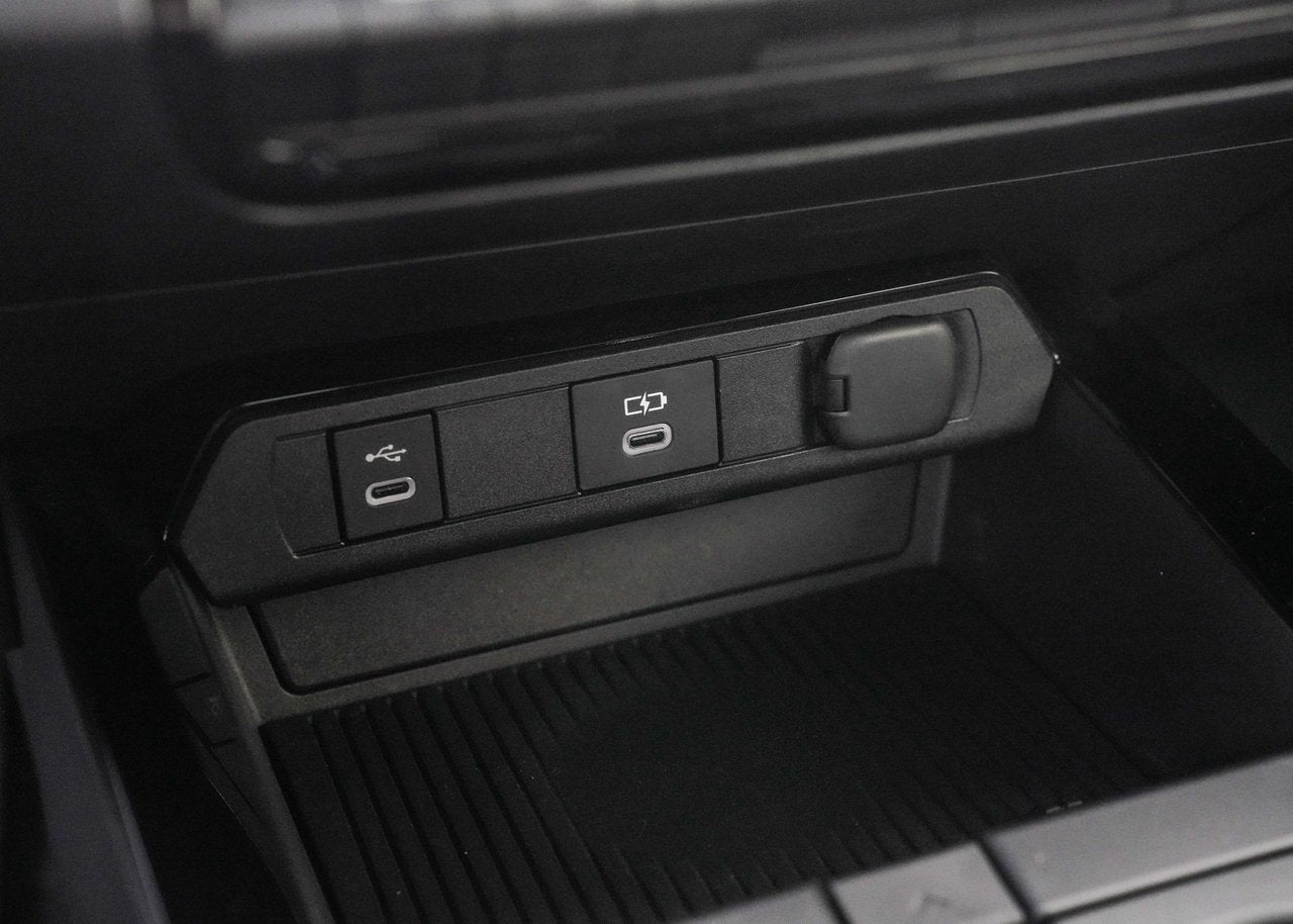 2024 Toyota PRIUS PRIME SE