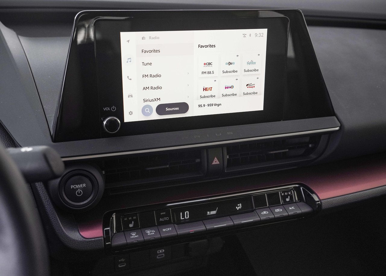 2024 Toyota PRIUS PRIME SE