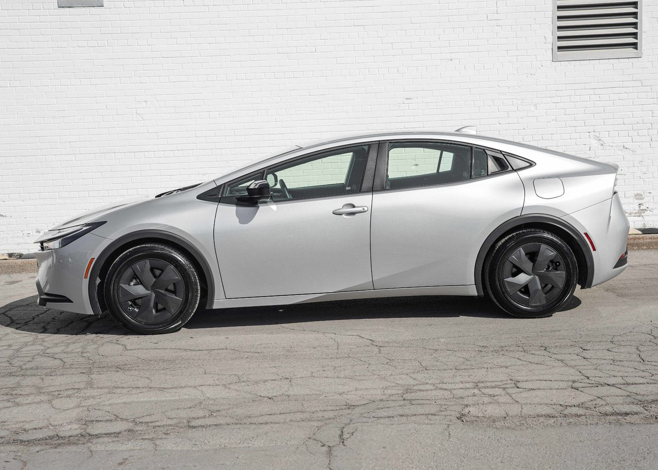 2024 Toyota PRIUS PRIME SE