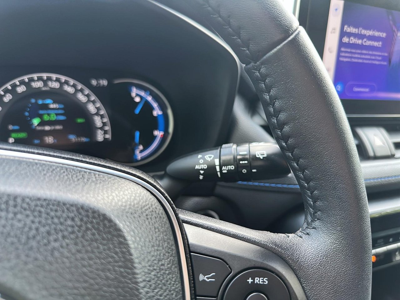 2023 Toyota RAV4 Hybrid SE