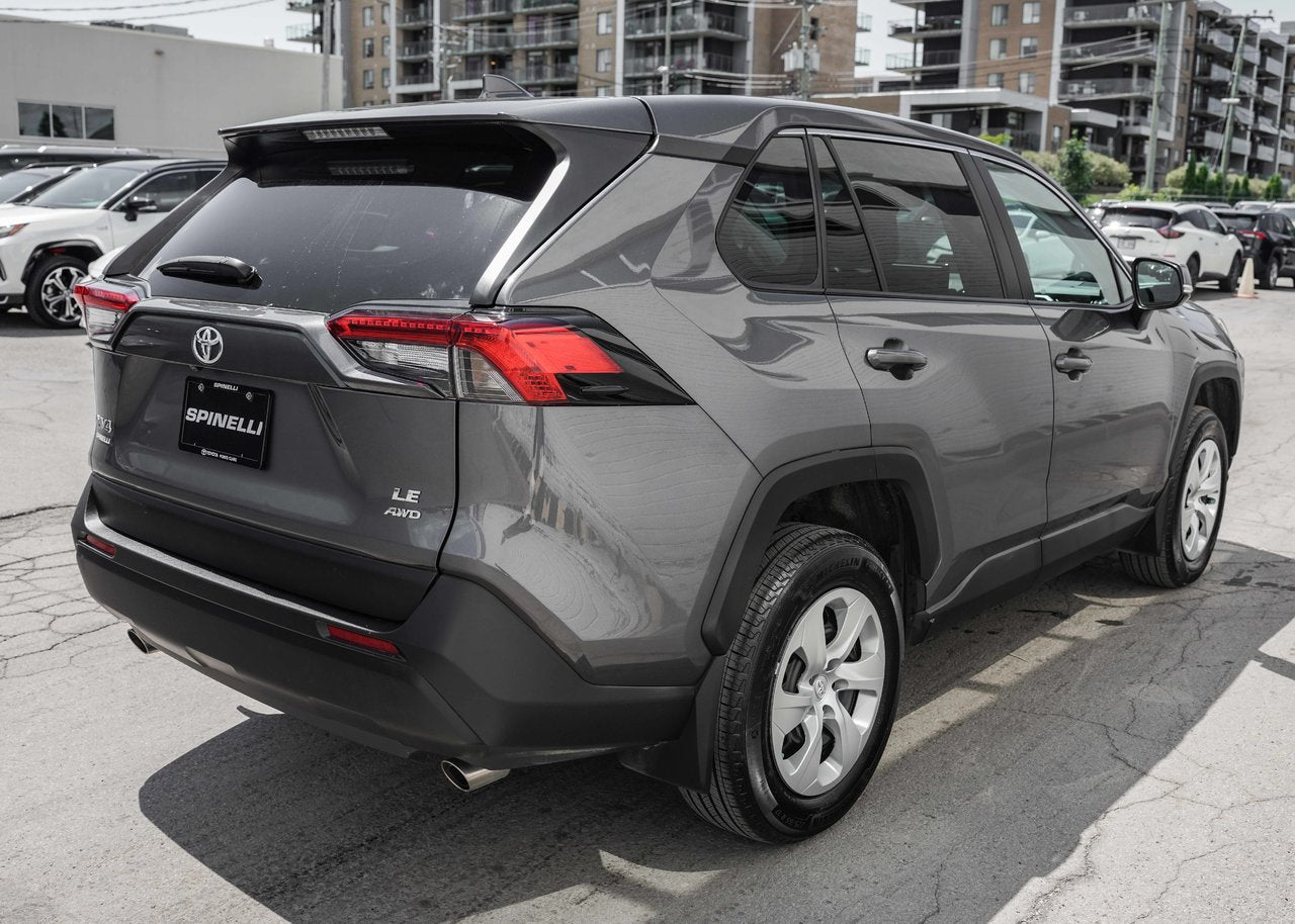 2022 Toyota RAV4 LE AWD