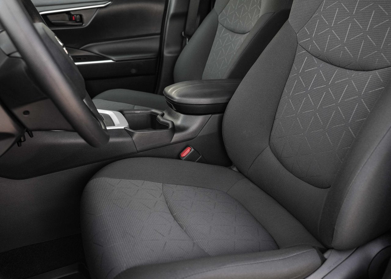 2022 Toyota RAV4 LE AWD