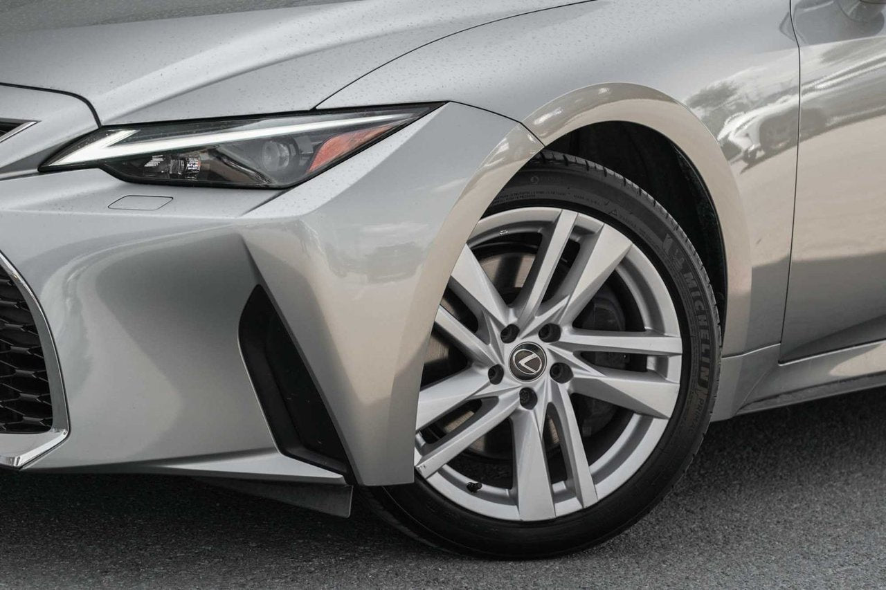 2023 Lexus IS 300 PREMIUM AWD LOW KM CUIR TOIT CARPLAY