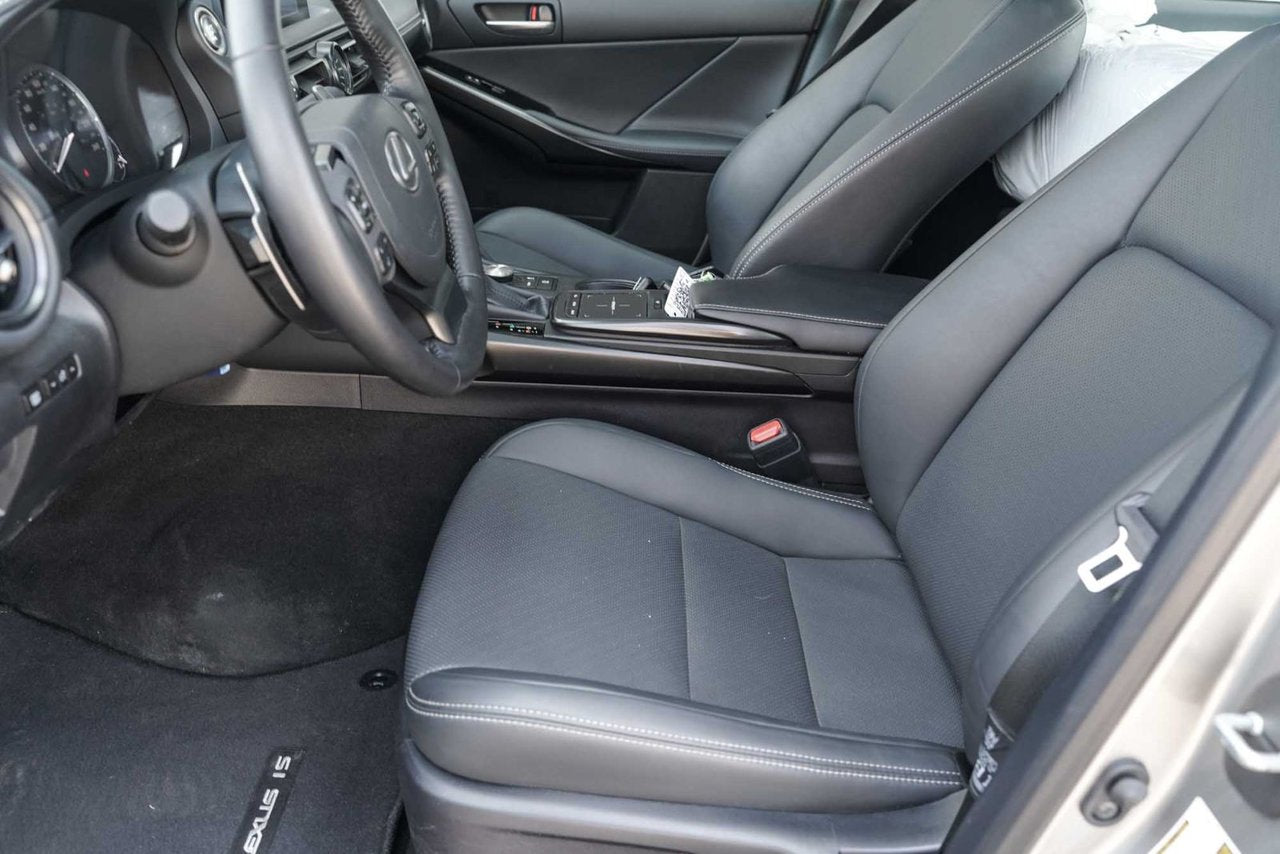 2023 Lexus IS 300 PREMIUM AWD LOW KM CUIR TOIT CARPLAY