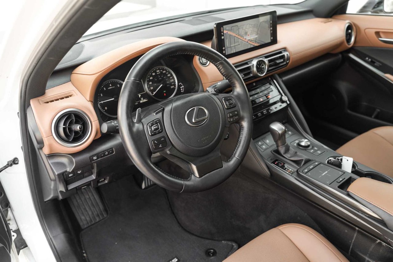 2021 Lexus IS 300 AWD LUXURY BAS KM CUIR TOIT NAVI CARPLAY