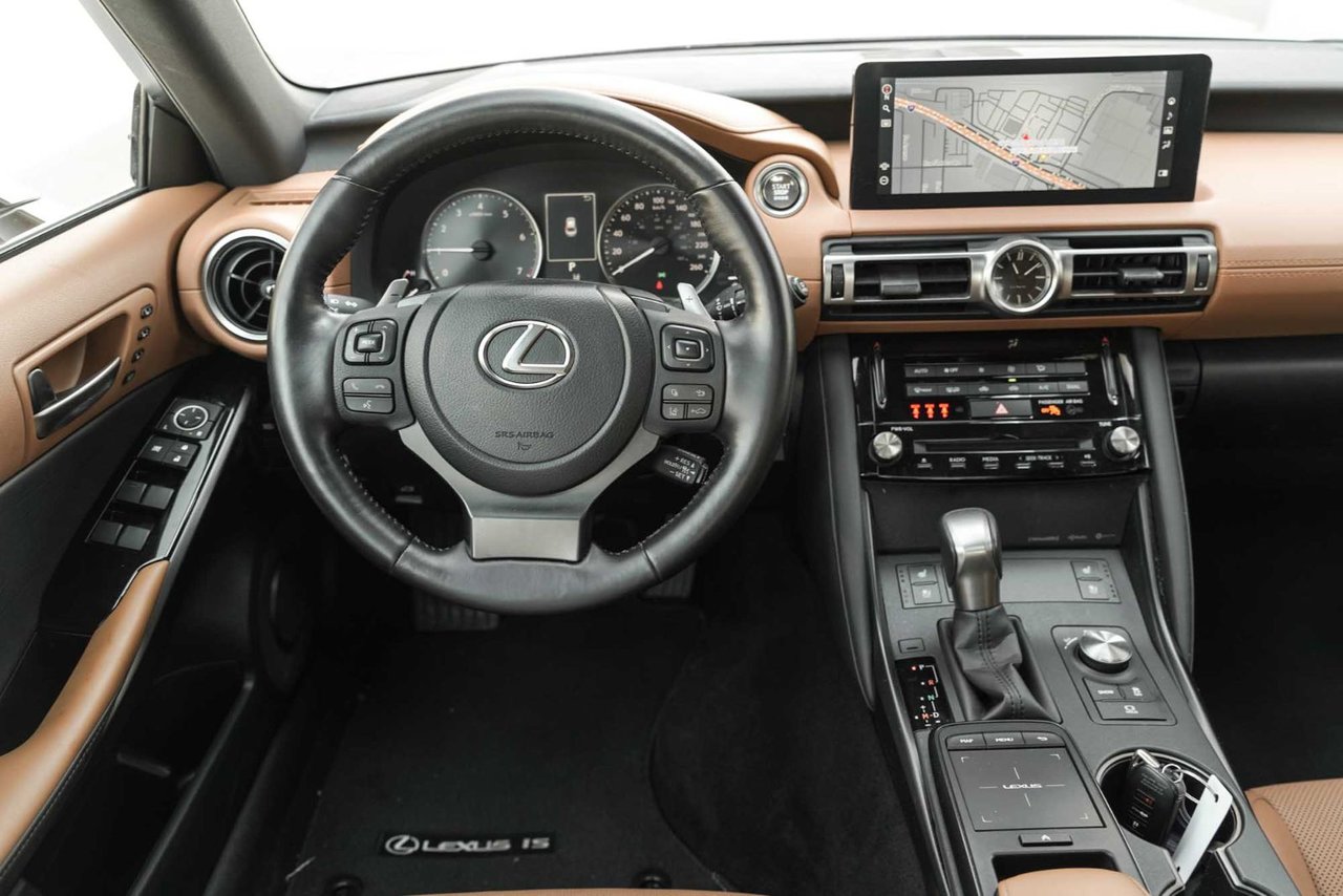 2021 Lexus IS 300 AWD LUXURY BAS KM CUIR TOIT NAVI CARPLAY