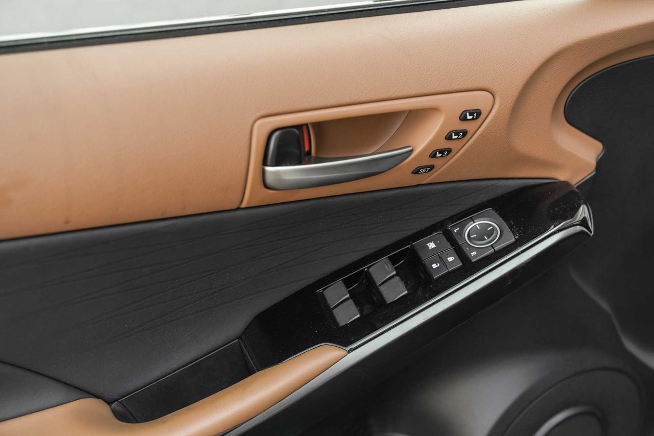 2021 Lexus IS 300 AWD LUXURY BAS KM CUIR TOIT NAVI CARPLAY
