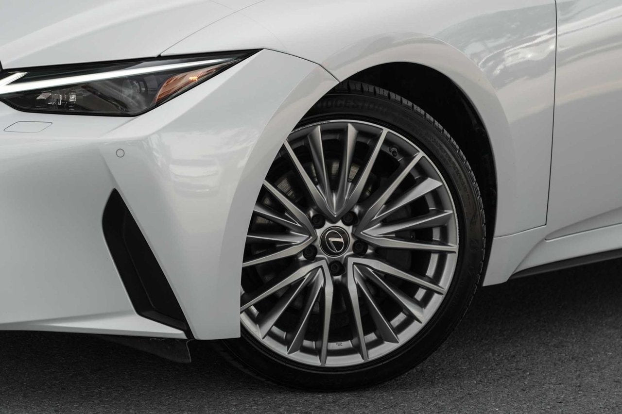 2021 Lexus IS 300 AWD LUXURY BAS KM CUIR TOIT NAVI CARPLAY