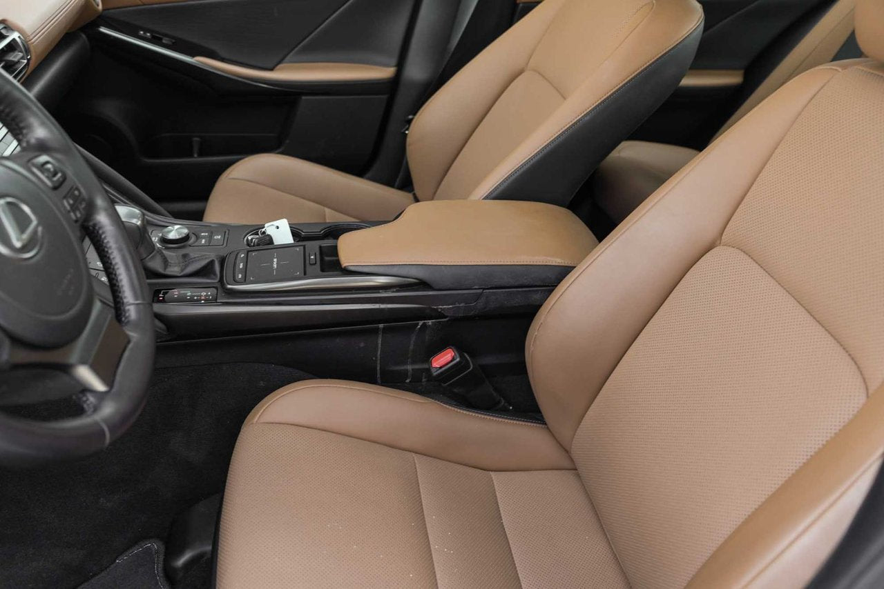 2021 Lexus IS 300 AWD LUXURY BAS KM CUIR TOIT NAVI CARPLAY