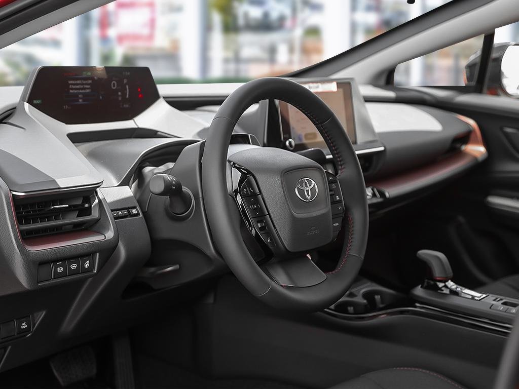 2025 Toyota Prius Plug-in Hybrid SE