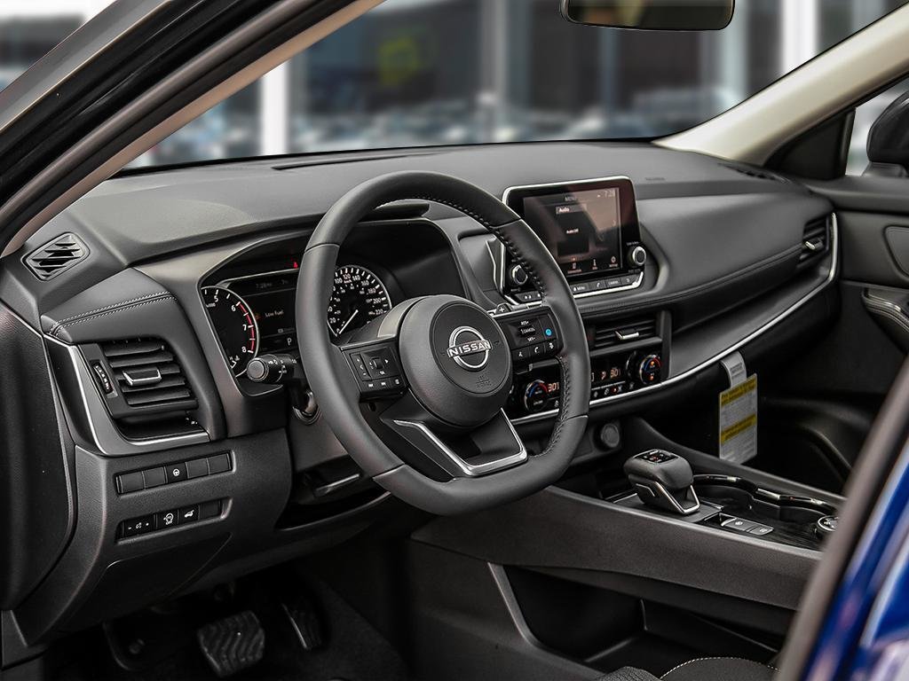 2025 Nissan Rogue SV MOONROOF