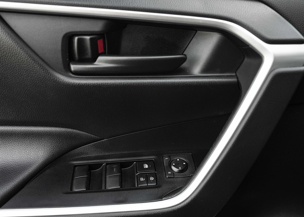 2020 Toyota RAV4 LE AWD