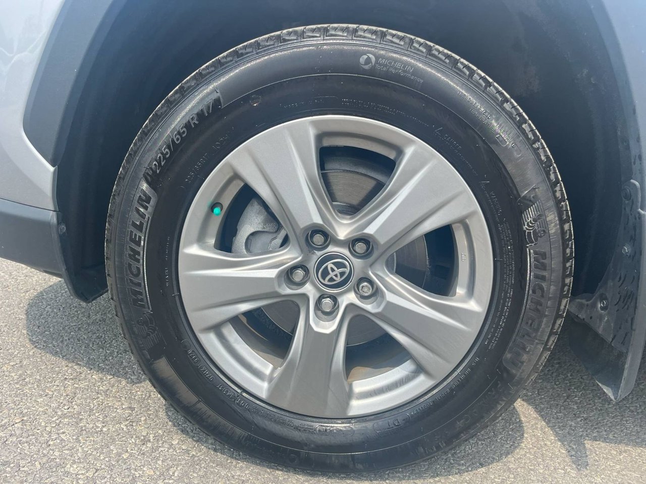 2024 Toyota RAV4 XLE AWD