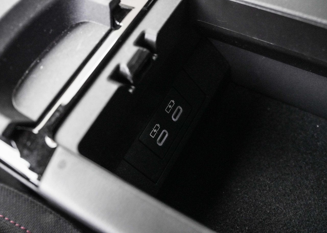 2023 Toyota PRIUS PRIME SE HATCHBACK HYBRIDE BRANCHABLE CARPLAY