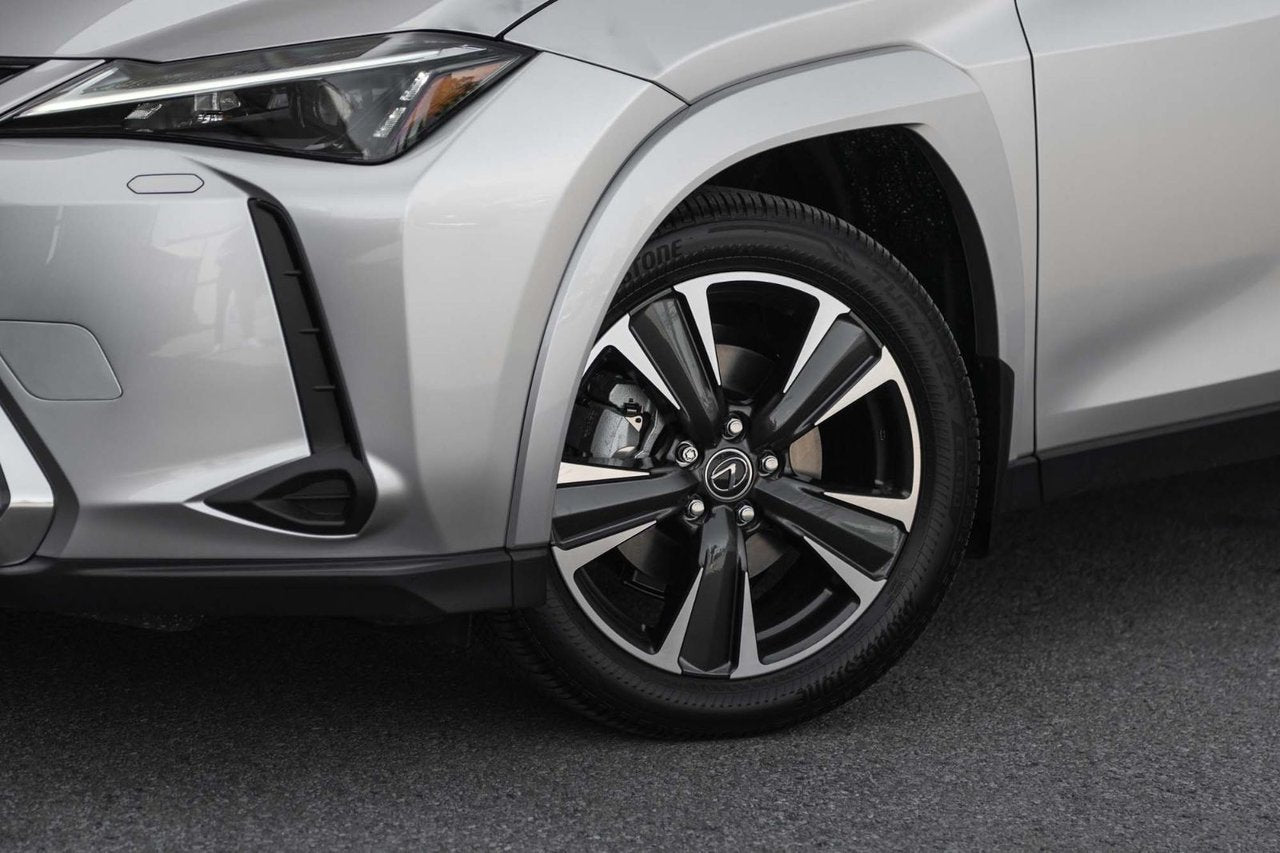 2025 Lexus UX HYBRID 300h