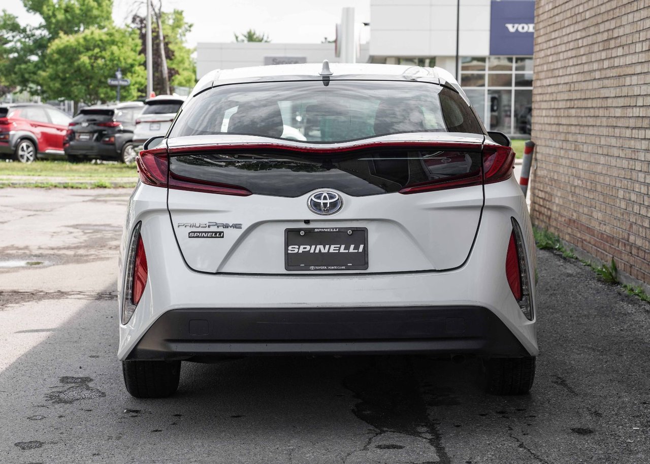 2022 Toyota PRIUS PRIME BASE