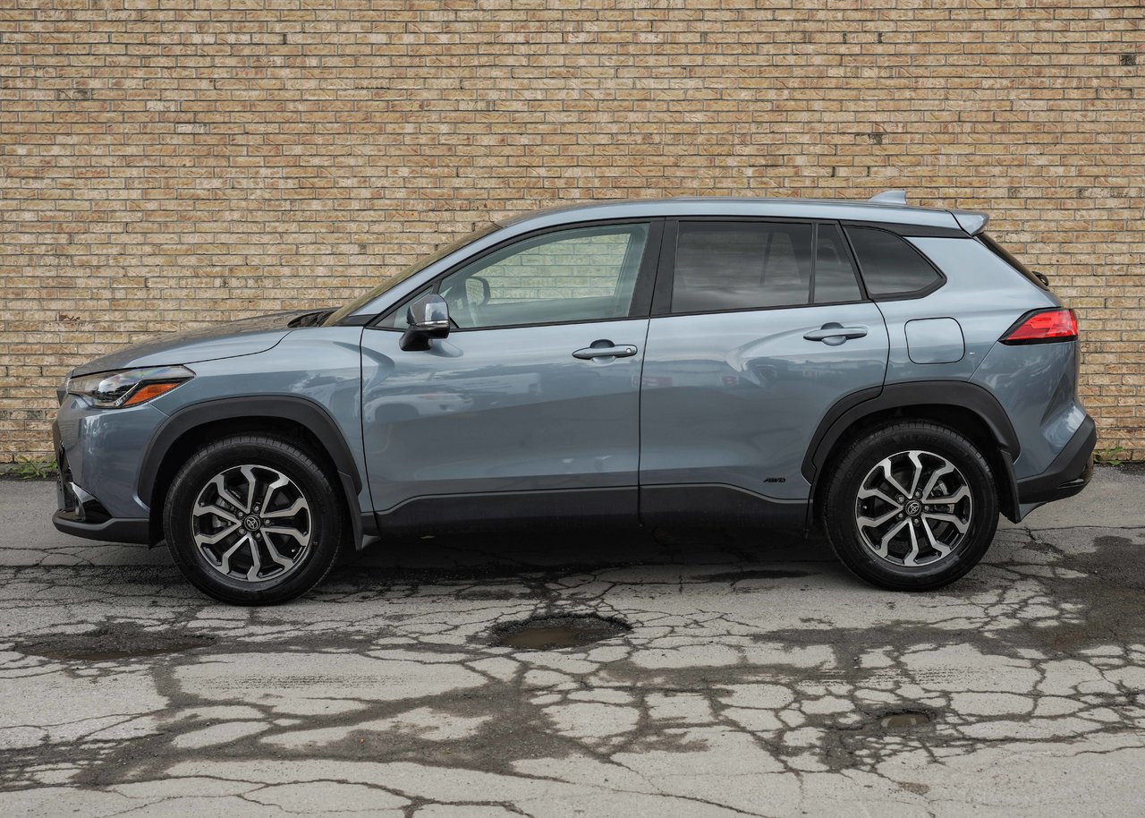 2023 Toyota COROLLA CROSS SE HYBRID